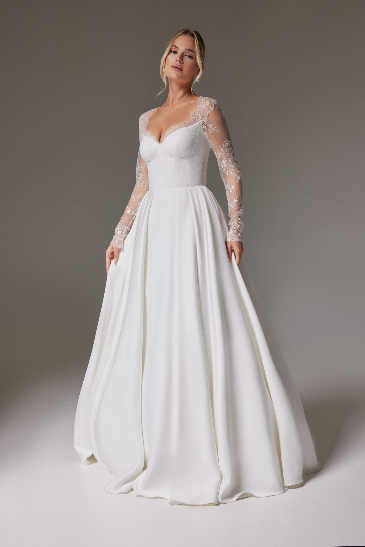 vente location mariage draguignan soiree robe mariee cocktail ceremonie courte longue accessoires fete anniversaire noel bal bapteme communion defile retouche couture dress chic festival valentin mode modele style demoiselle honneur concours beaute fashion mannequin bijou fete meres super look invite draguignan vidauban frejus saint raphael sainte maxime cannes nice mougins grasse mandelieu lorgues les arcs puget muy aups flayosc salernes saint tropez toulon aygulf le luc fayence brignoles roquebrune sur argens