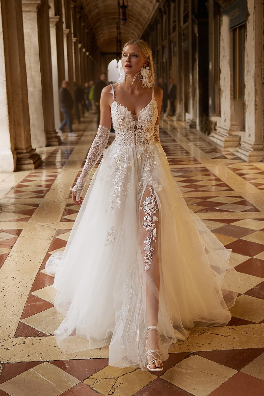 vente location mariage draguignan soiree robe mariee cocktail ceremonie courte longue accessoires fete anniversaire noel bal bapteme communion defile retouche couture dress chic festival valentin mode modele style demoiselle honneur concours beaute fashion mannequin bijou fete meres super look invite draguignan vidauban frejus saint raphael sainte maxime cannes nice mougins grasse mandelieu lorgues les arcs puget muy aups flayosc salernes saint tropez toulon aygulf le luc fayence brignoles roquebrune sur argens