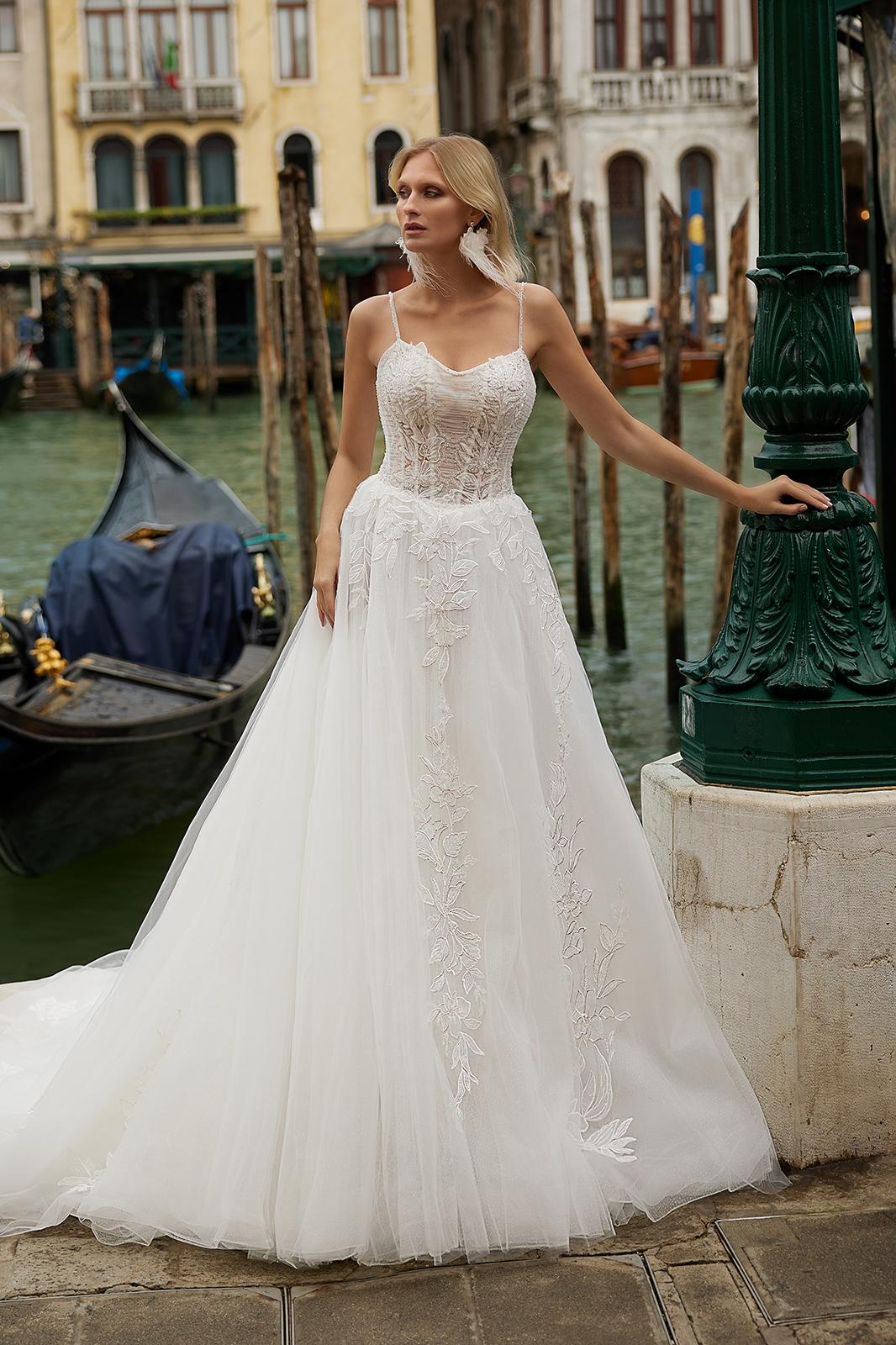 vente location mariage draguignan soiree robe mariee cocktail ceremonie courte longue accessoires fete anniversaire noel bal bapteme communion defile retouche couture dress chic festival valentin mode modele style demoiselle honneur concours beaute fashion mannequin bijou fete meres super look invite draguignan vidauban frejus saint raphael sainte maxime cannes nice mougins grasse mandelieu lorgues les arcs puget muy aups flayosc salernes saint tropez toulon aygulf le luc fayence brignoles roquebrune sur argens