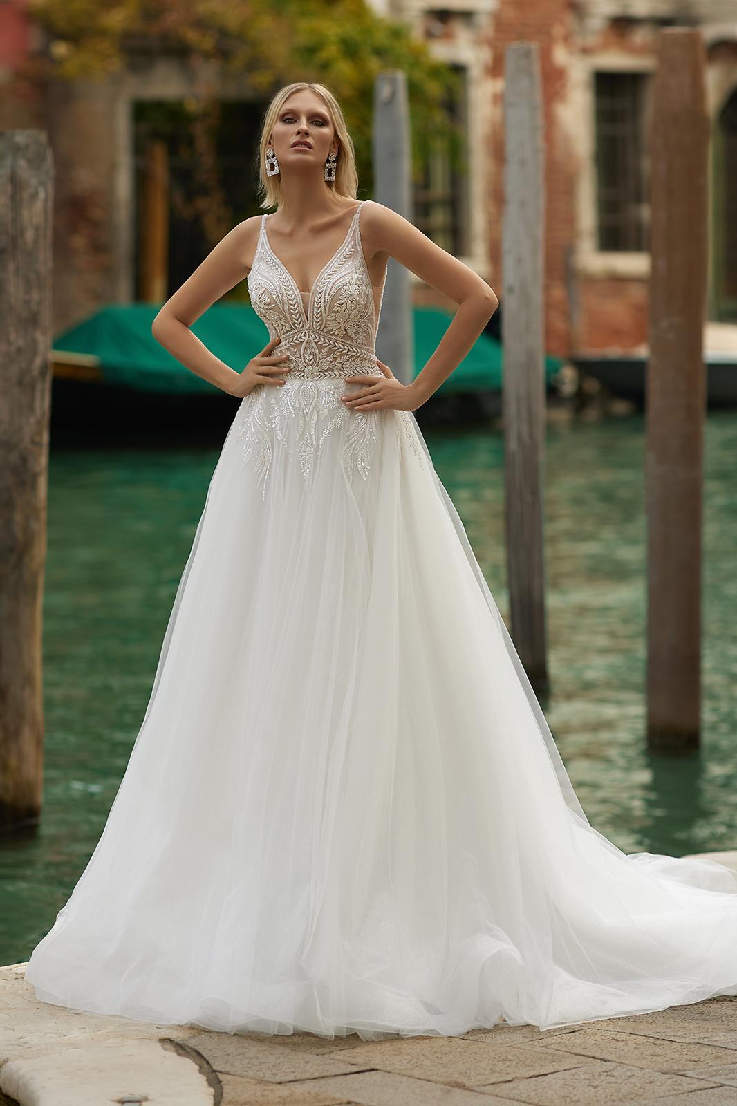 vente location mariage draguignan soiree robe mariee cocktail ceremonie courte longue accessoires fete anniversaire noel bal bapteme communion defile retouche couture dress chic festival valentin mode modele style demoiselle honneur concours beaute fashion mannequin bijou fete meres super look invite draguignan vidauban frejus saint raphael sainte maxime cannes nice mougins grasse mandelieu lorgues les arcs puget muy aups flayosc salernes saint tropez toulon aygulf le luc fayence brignoles roquebrune sur argens